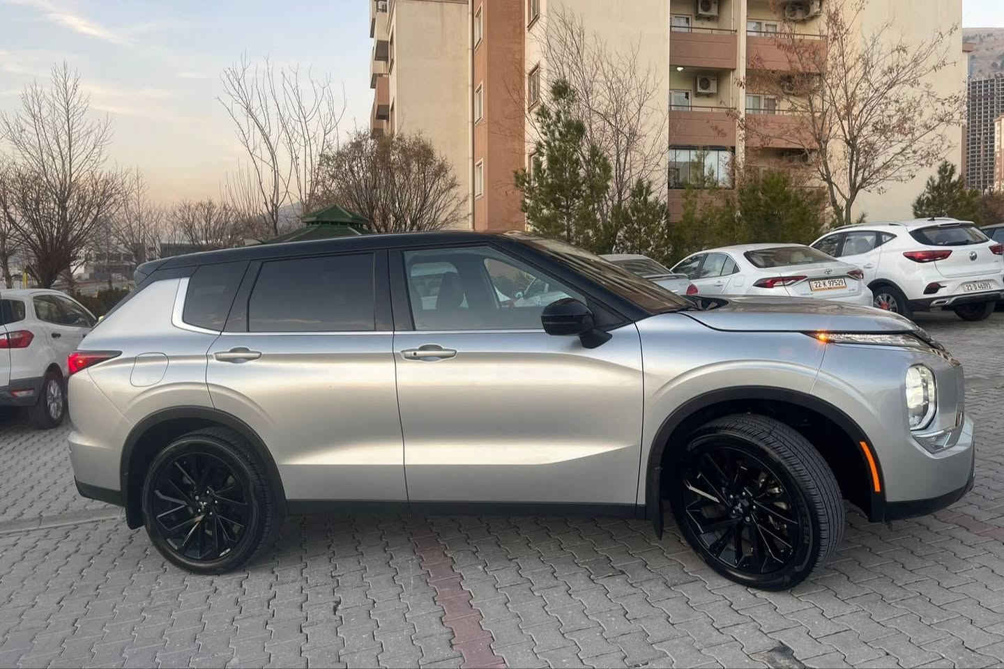 مستەربۆشی ئاوتلاندەر 2023 SE black top 
دەبڵ ئەکسل
کوشن هیتەر ،سوکان هیتەر
ڕادار ٣٦٠
کامێرای دواوە 
سەقف و دەسکی دەرگا و ئاوێنە و ویل بلادی ڕەش 
پانۆراما
٦ مۆدی لێخوڕین 
سنوق شەفت
شەفتی سەر سوکان 
ماوەر ڕۆیشتن ٢٥٠٠٠ هەزار کم
  یەک جەمەلەغی پێشی بۆیاغە 
وئەو  تۆزەی دەرگاکەی  ئێرباگی هیچ نەتەقیوە 
کامل بلادی و پێشی شانسی و 
بەدەن بە شەرت 
ڕەقەم شانسی نایهێنێ کەنەدیە 
سەیارەکە ڕەقەم سلێمانیە 

سـعـر : لە کۆمێنت داوابکە ڕاستەوخۆ بۆت دێت 📥 

گێر و مەکیەنەی بەشەرت 
هیچ کێشەیەکی تێدا نییە 

ژمارەی خاوەنەکەی 
بۆ وێنەی دەعم و زانیاری نامە بنێرە بۆ واتس ئاپ
***********
