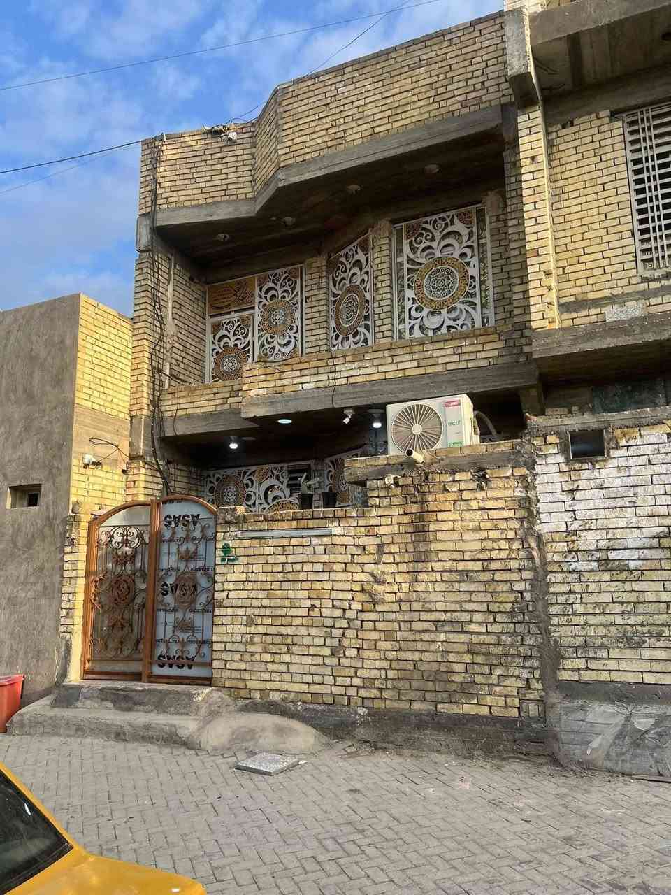السلام عليكم
بيت للبيع 

حي النصر

طابو صرف

مساحه ٧٥م

الوجه ٦

النزال ١٣

طابقين بناء ٢٠٢٣

يتكون من استقبال

صاله

غرفه نوم

مطبح

حمام داخلي

حمام خارجي 

الطابق الثاني 

غرفتين نوم

حمام

السطح شتايكر

جاهزالبيت فول مابي اي نقص 

مع منظومه كامرات 

السعر مراسله الصفحه او الاتصال 

***********
