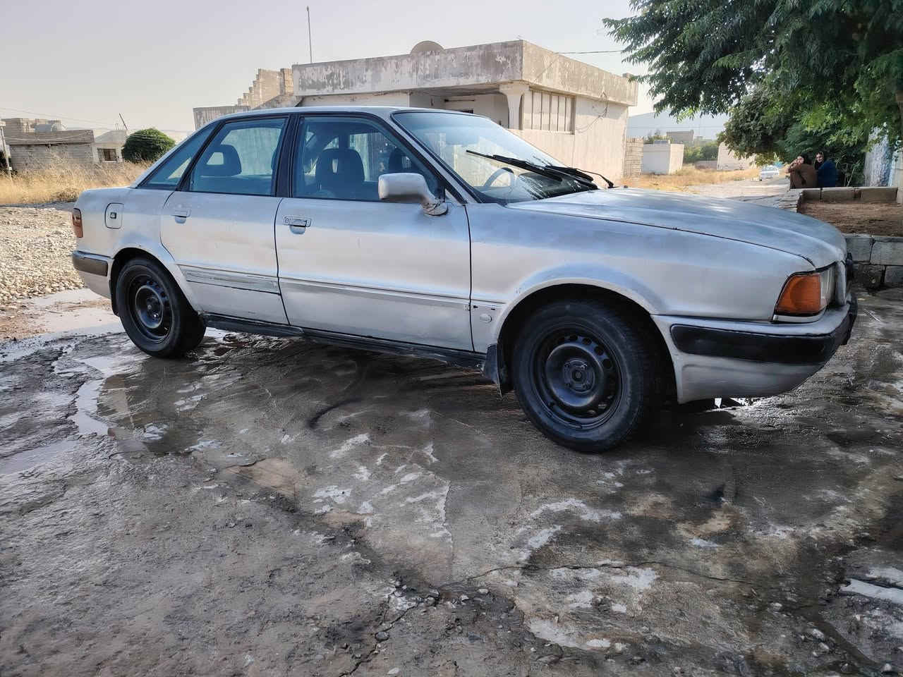 بۆ فرۆشتن 1992ئارم ئاسایش گیرو مەکینەو تەقەو ڕەقە ی بەشەرت لاتو فلچەو شتی مەزبوتە لەچوارقوڕنەیە سەعری 12 گەڵاو مەجال 
***********
