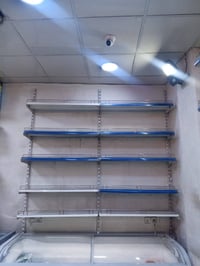 عندي هاي الرفوف محل البيع المكان بغداد 07762258471 ‏‪