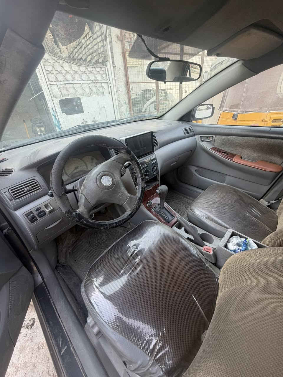 كورلا نحله 2005 السعر 75 وبيه مجال بغداد الامين الثانيه***********
