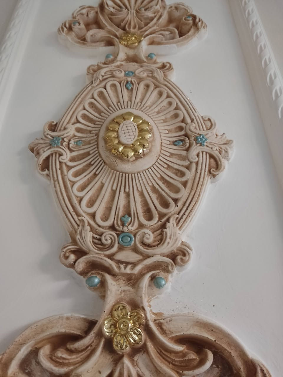 رمضان كريم على الجميع 
#العالمي_كلاسيك 
كل ما يخص الديكورات الداخلية والخارجية 
سواء كانت مودرن او كلاسيك 
أسعارنا حلو                            دقة في العمل 
عملنا مميز              جودة فخمة 
كوادرنا ممتازة 
                     اختر صح 
                                       تجد الراحة في جمالية البيت 

فقط اتصل بنا على الرقم التالي 
***********
