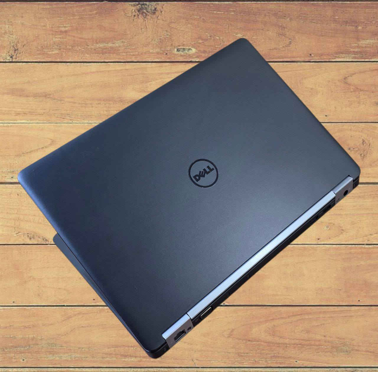 💻لابتوب DELL(بمعالج QH  أقوى فئة بالمعالجات )
📢للألعاب والبرامج الهندسية وجميع الاستخدامات المكتبية والدراسة والبرمجة والفوتوشوب والتصميم 

🔥بسعرر 235,000 دينار فقط (تحطيم الأسعار )🔥
⚡️أقوى سعر في العراق 💁
📢ضمان لمدة شهر كامل 
DELL LATITUDE E5570
💻لابتوب يجمع بين الأداء والجودة بسعر ولا أروع!

✅المواصفات الكاملة:
🟩 المعالج.  Cor i5 
🟩 الجيل السادس 6️⃣
    (فئة QH أقوى فئة بالمعالجات)
🟩 الرام 8 گيگا  DDR4 
🟩 الهارد 256 GB نوع SSD السريع جداً 
🟩حجم الشاشة 15.6 انج  
🟩 كارت الشاشة 4GB intel 
🟩بطارية ليثيوم ممتازة جدا تدوم ساعات طويله 
🟩يحتوي على بصمة اصبع 
💥ملحقات الجهاز
🔌شاحنة الاصلية ➕ حقيبة هدية 🎁

 •يتوفر توصيل لجميع محافظات العراق 🚗
 • فحص شامل قبل الاستلام
 • ضمان شهر كامل 

📞للطلب والاستفسار راسلنا الآن :
على الخاص او على الواتساب
الرقم ⬅️ *********** موصل, نينوى
