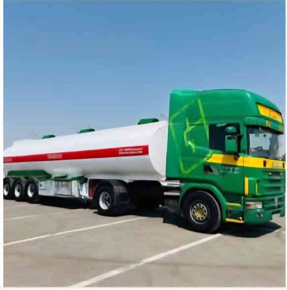 السلام عليكم اعيد النشر بسبب الوعود الكاذبة.
سياره سكانيا موديل 2000 انجكتر خطين ريتايدر 5 طكات سيارة جديدة سنوية 2030 رقم دهوك بسمي سنوية التنكر وسنوية للراس تك تاير حمولة بياضات 36 اسود 33 حدادية كاملة سيارة حلوة الراس مابيه صبغ الكير والمكينة على الشرط السيارة بدون تكيال السعر 192 وبيها مجال حك الجيه رقمي *********** مكان السياره نجف مراسلة وات ساب
