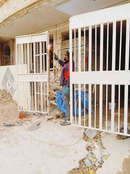 حداده متنقله داخل كركوك اتصل ونجيك للباب خلال دقائق إن شاء الله *********** شعندك ج  لحيم كص تفصال قمريه سقيفه باب محجل درج الواح طاقه شمسية كل ما يخص الحداده اتصل وهذا جزء من عملنه والحمدلله للستفار خاص أو اتصل ع واتساب *********** وحياكم الله
