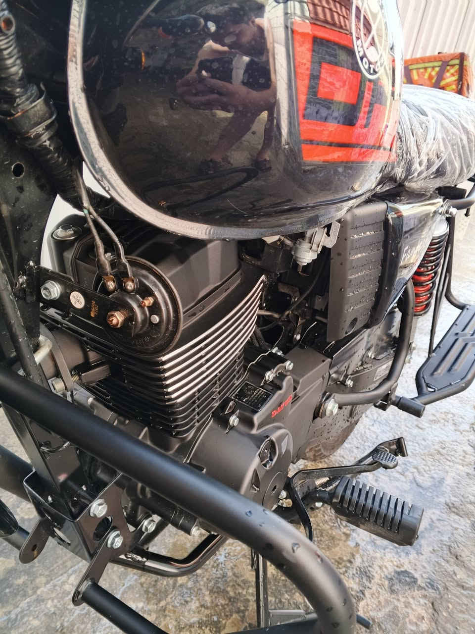 سلام عليكم اخوتي دراجه دايوان 2026 دراجه زيرو بعدها جديده رقم اربيل كفاله عامه بيها ضمان ٦ اشهر بل مكينه صارلي شهر من ماخذها وارجع واكلك كفاله عامه مكاني بغداد ***********
