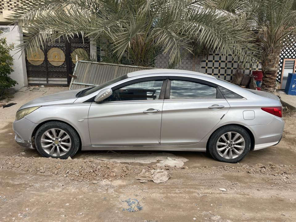 سوناتا موديل ٢٠١٠  وارد كوري مكفوله من صبغ وتبديل مكينة ٢٠٠٠ دوش رقم اربيل انكليزي باسمي كير ومكينه وتبريد جاهزه ضايف عليها منضومه غاز ٦٠ لتر مري شفط شاشه كامره حساسات مكانها نجف السعر ٩٥ وبيها مجال 
الرقم ‭٠٧٨٣ ٥٠٠ ٦٧٢٢‬
