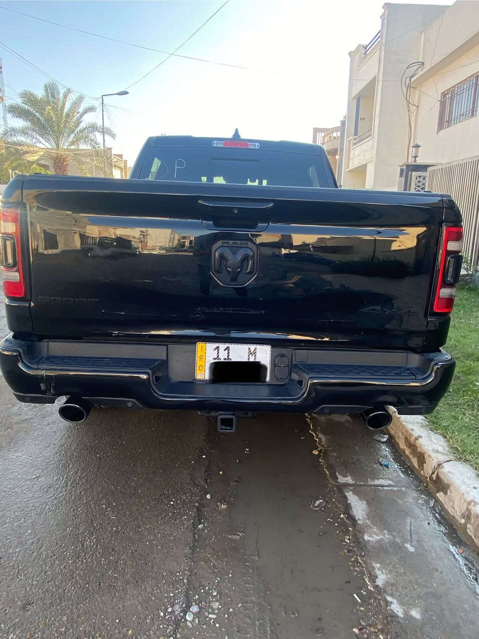 دودج رام سبورت DODGE
RAM SPORT 

الموديل : 2022

اللون : اسود 

المحرك : V8. 5.7L هيمي

 ماشية 26800  كيلو متر*

 حادث جداً خفيف فقط تعديل  الدعامية  الاماميه والخلفيه بدون تبديل فقط صبغ*
  
المواصفات :

⭐️ بانوروما 

⭐️ دفع رباعي 4×4 .

⭐️ شاشة كبيرة .

⭐️ زنون الايت مع الكشاف .

⭐️  لايت LED .

⭐️  نظام التوقف الذاتي الخلفي

⭐️ بصمة تشغيل بصمات على الابواب 

⭐️ تشغيل عن بعد .

⭐️ مقاعد جلد رياضية اسود 

⭐️ المقاعد الاماميه تدفئة وتبريد . كهرباء

⭐️ تدفئة ستيرن . 

⭐️ المقاعد الخلفيه تدفئه 

⭐️ نظام خرائط  GPS . 

⭐️ حساسات امامية وخلفية .

⭐️ كاميرا خلفية دواره 

⭐️ دواسات جانبية . 

⭐️ تبريد خلفي.

⭐️ ⁠ويل حجم 22 

⭐️ المرايا الجانبية قابلة للطي كهربائيا 

⭐️ الشباك الخلفي كهربائي .

⭐️ غطاء جلد للبودي الخلفي .

⭐️ دواسات البنزين والبريك قابلة 
       للتعديل كهربائياً. 

⭐️ هاند بريك كهربائي . 
 
⭐️ مرايا بخاصية التعتيم الذاتي 

السيارة جاهزه ومناقصها اي شي فضل من الله 

السعر 38,000 $ الف دولار

 ⭐️- مكان السيارة بغداد اليرموك

***********📲
