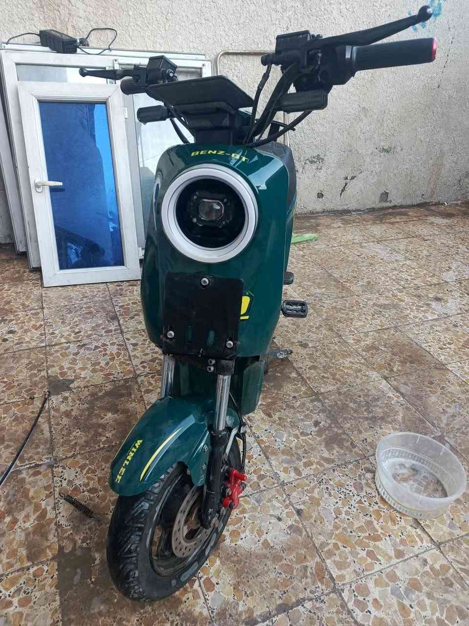 بسم الله الرحمن الرحيم 

السلام عليكم ورحمه الله وبركاته 
دراجه شحن للبيع 
R9 
موديل نهاية 25 
جديد ما بيه شي أن شاء الله 
بس البريك الخلفي عطلان 
بطاريات الفيتنامي الاصلي 
سعر 450 الف قبل للتفاوض 
ملاحظ الدراجه ما متعوبه 
من الشغل لبيت من البيت للشغل 
رقم ***********
بصره . شط العرب .
