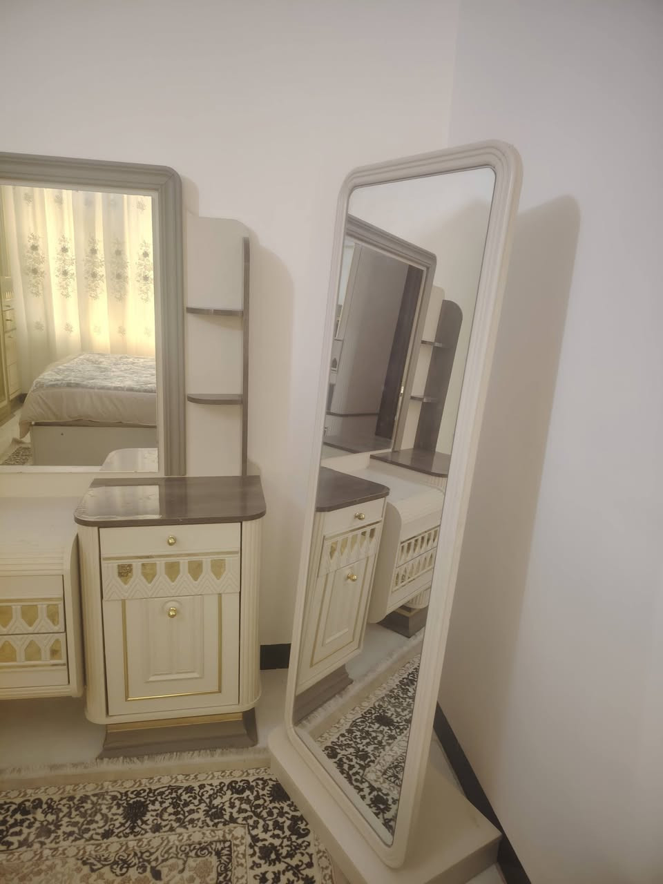 غرفه اللبيع سعر مليونين وبيه مجال ***********
