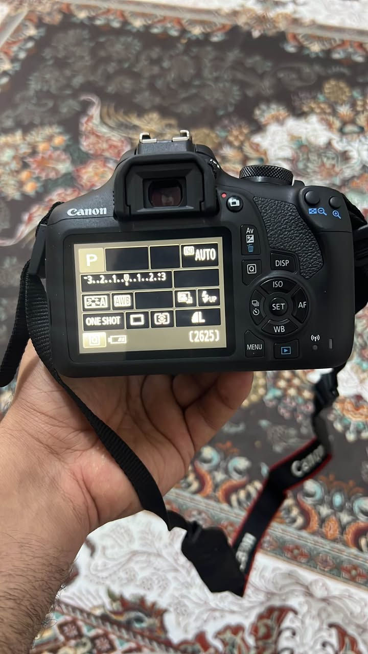 السلام وعليكم كامره كانون D2000 جديده شتريتها الموكب ما ستخدمتها هواي بس هسه محتاج اريد ابيعها مكان البصره كرمة علي السعر 400 البصرة, العراق


**إذا كنت صاحب هذا الإعلان وتريد حذفه لأي سبب، رجاءا أرسل رسالة إلى الدعم الفني**