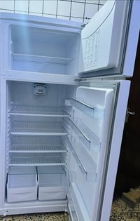 ثلاجه • استعمال قليل • حجم جبير