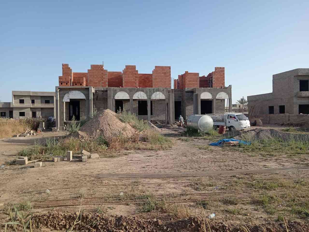 أيوجد كادر بناء وتكعيب وتصفيراساسات نحن متواجدون في داخل العلم أربيضة للستفسارالاتصال علا هاذه *********** هاذة رقمي
