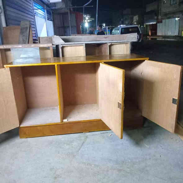 بوفيه صاج طول متر و 80السعر 70وبيها مجال منطقة الشعب ***********
