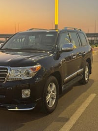 لاندكروزر V8 • ٢٠١٢ • رقم بغداد