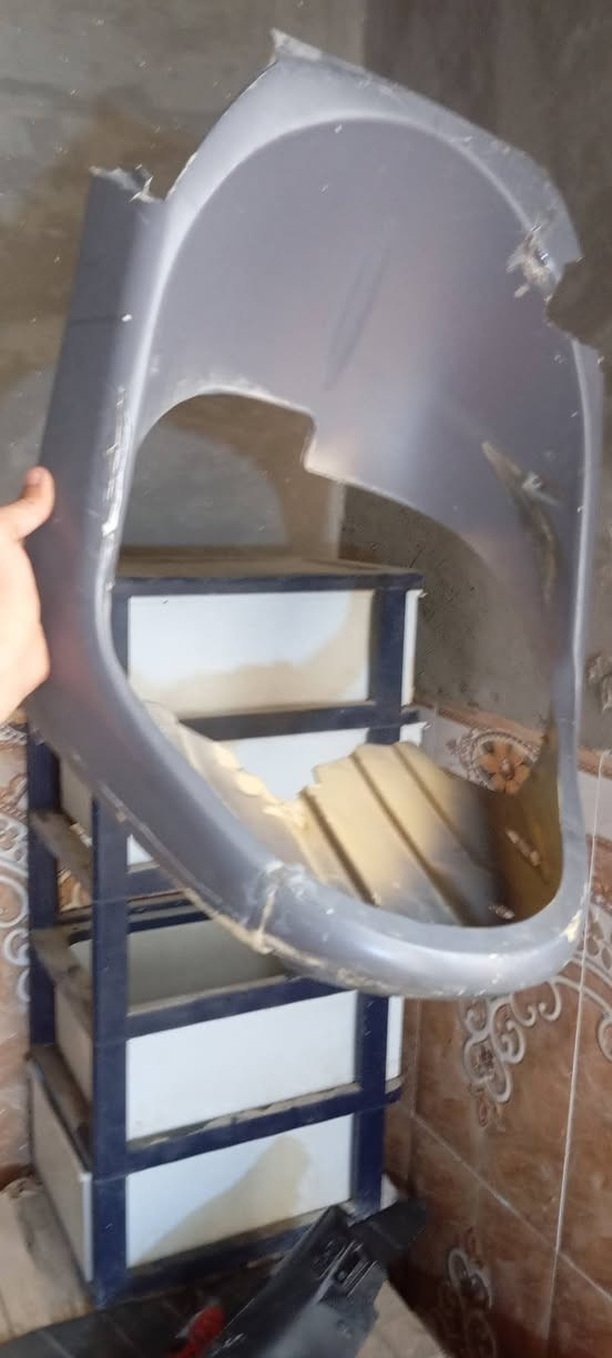 السلام عليكم دراجه سبيسي ماليزي 
للبيع نقص قبق هندر و تاير امامي و السعر يم الولد *********** هاذه راعيه دراجه شغاله
