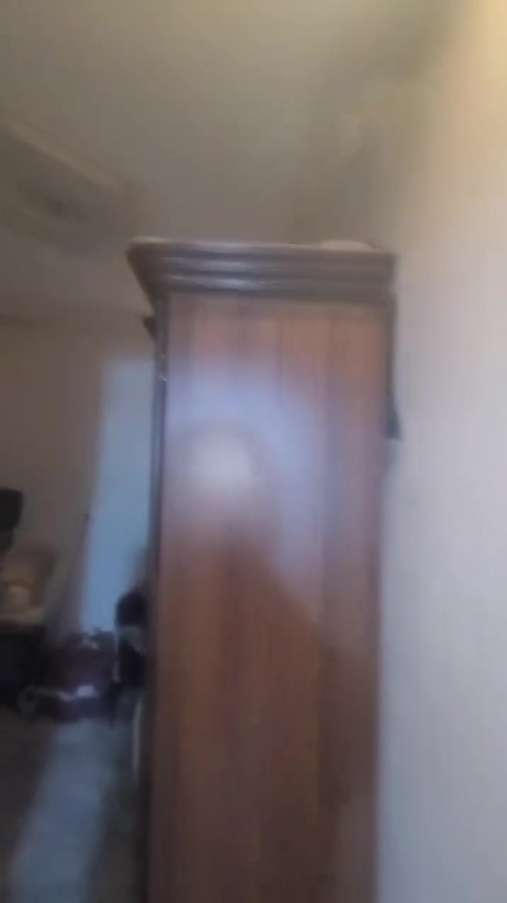 📢 للبيع 🏡
✅ شقة ثلاث غرف وموزّع
✅ الطابق الرابع
✅ اتجاه شمالي 🌤️
✅ فراغ أسهم 📄
✅ موقع مميز في صلاح الدين 📍 مقابل سوبر ستار
📞 للاستفسار والتواصل: 📱 0945580902
📱 0945580903


**إذا كنت صاحب هذا الإعلان وتريد حذفه لأي سبب، رجاءا أرسل رسالة إلى الدعم الفني**