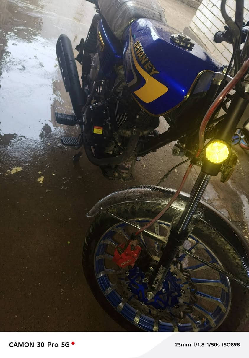 سيفان للبيع موديل 2025
كاتم صارلي شهر من اشتريته السعر 800وبي مجال 
الخاص مفتوح 
***********بي واتساب 
العنوان الموصل جانب الأيمن
