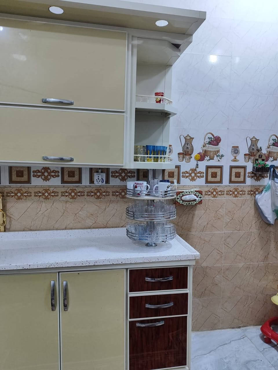 كاونتر تركي للبيع حطاطة شغل درجة اؤلى كامل مع الطباخ بلازما سطحي مع مرشحة مع الشواية  السعر مليون و١٥٠ الف وبيه مجال بسيط للتواصل ***********
