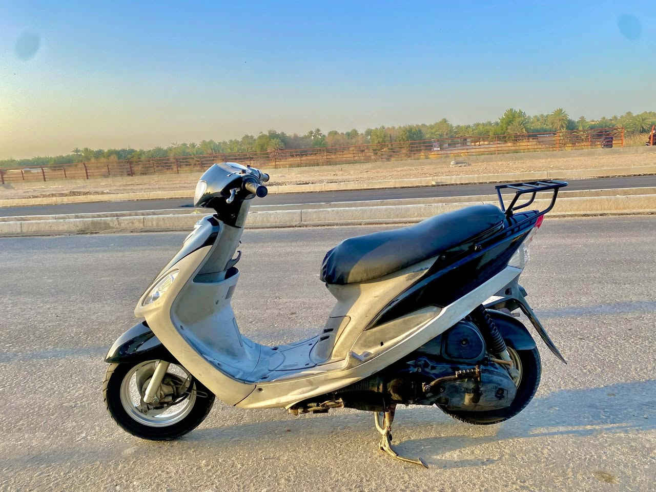 السلام عليكم 
ماكس منغولي حاويه مامفتوحه كفرات ختم وي المكينه بلاد الدراجة مبولشة كابريتر سلف بلاد نكره سلف هندر واحد كهربائيات كامله وافحص وين مايعجبك سعر 900 وبيها مجال المكان السماوة هذا رقمي للتواصل ***********
