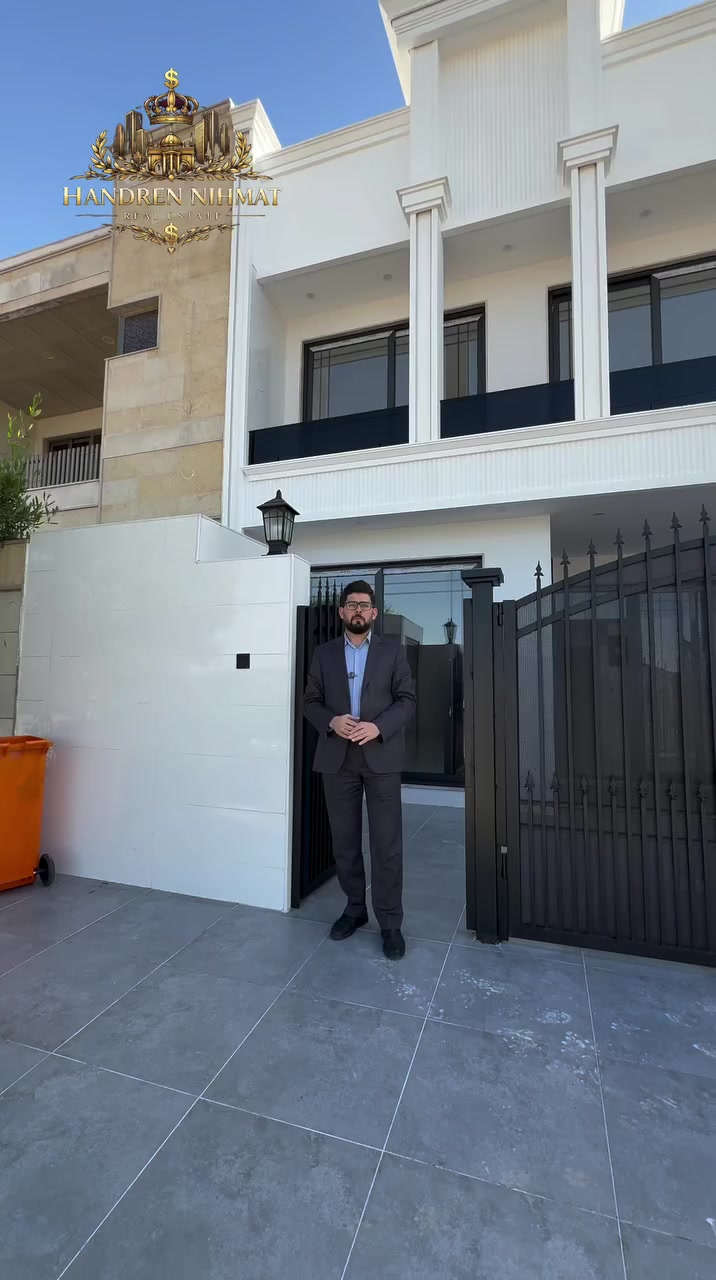 🏡 بيت زيرو للبيع في أربيل – روشنبيري
إذا تبحث عن مكان هادئ ومريح للعيش مع العائلة وبموقع جميل قريب من الطبيعة… هذا البيت خيار مثالي. 🌿
📍 الموقع: روشنبيري
📐 المساحة: 125م — طابقين
🛣️ على شارع 12م
🌳 گدام حديقة وكورنيش سياحي
📄 طابو صرف — تسجيل فوري باسمك
تفاصيل البيت:
🚗 كراج بنظام بوكسات مع صيحات خارجي
🛋️ استقبال واسعة
🍳 مطبخ حار وبارد
🪑 صالتين كبيرة ومريحة
🛏️ 4 غرف نوم
🏠 بيتونة
✨ تصميم البيت مبني على خريطة 150م بتصميم راقي ومريح للحياة اليومية.
هذا البيت مناسب للعائلة التي تبحث عن الهدوء، المساحة، والموقع الجميل في نفس الوقت.
📞 للاستفسار:
***********
***********

 #بغداد #اربيل #بصرة #زاخو #دهوك #سليمانية  #استثمار_عقاري  #investment  #investmentproperty  #foryouシpage #foryoupageシforyou #foryoupageシ #foryoupagereels  #forsale  #foryouシpage

