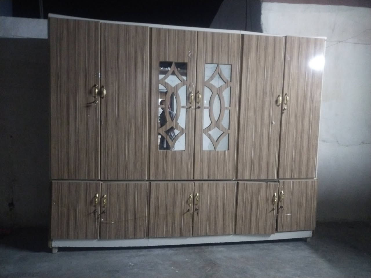 غراض منزليه للبيع مكان طوز خرماتو حي عصرية قرب مدرسه سفين سعر خاص او رقم/***********
