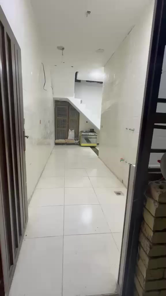 بيت ايجار مجمع الرحمان  طابق واحد 
ايجار ٣٥٠ الف قفل 

***********
