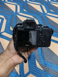 نيكون3500D • عدسة18-55 • ساحة عدن
