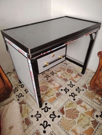 ميز المنيوم • سطح مرمر