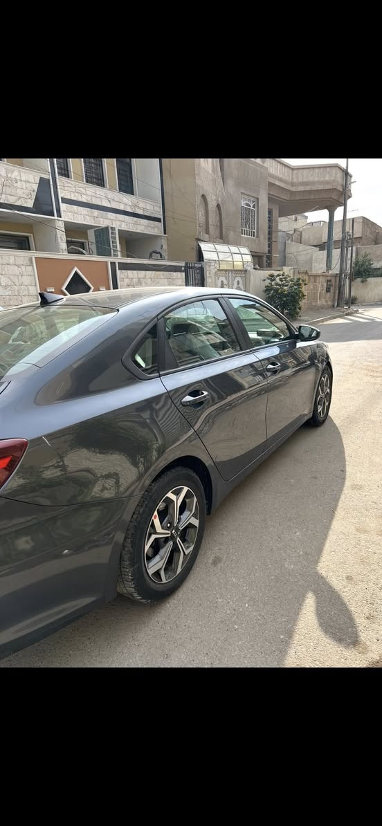 ٢٠٢٠ 
ماشية ٦٥
حادثها سطحي جاملغ و البنيد مطخوخ بس مبدل السونر موجود بالصور و صورة الحادث هم موجوة
محرك ٢٠٠٠ دوش 
ب ١٣٠ و بيها مجال
مبدل كير cvt
السيارة باسمي مكاني الحرية
***********
