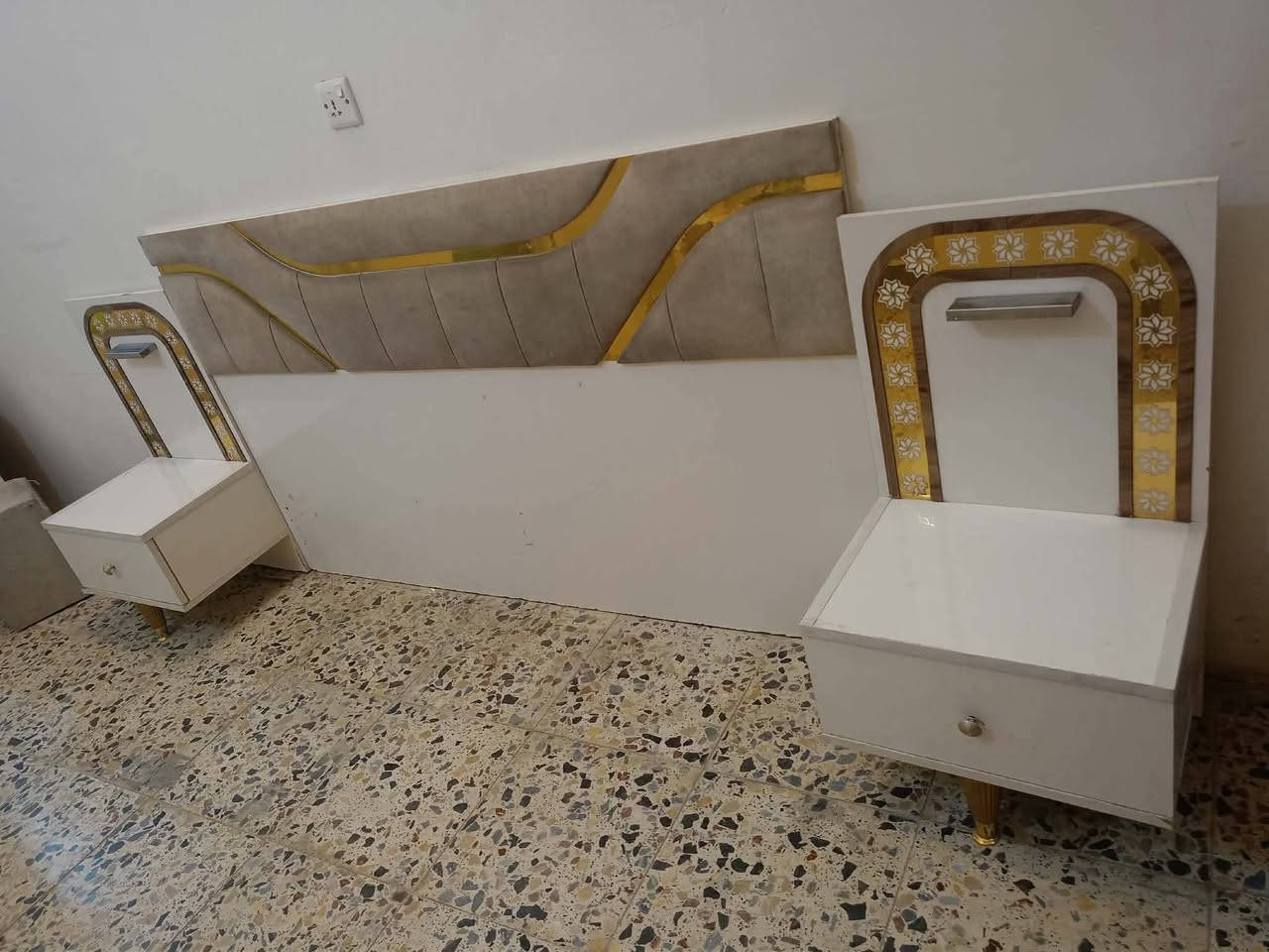 غرفة تركي 🇹🇷 مستخدام 5قطع  ✨✨
نضافه 90 💯
ابواب  💖
السعر 450 💖💸
مع شد🪛 ونقل 🚚  مجاني  داخل بغداد  محافظات بكروه


**إذا كنت صاحب هذا الإعلان وتريد حذفه لأي سبب، رجاءا أرسل رسالة إلى الدعم الفني**