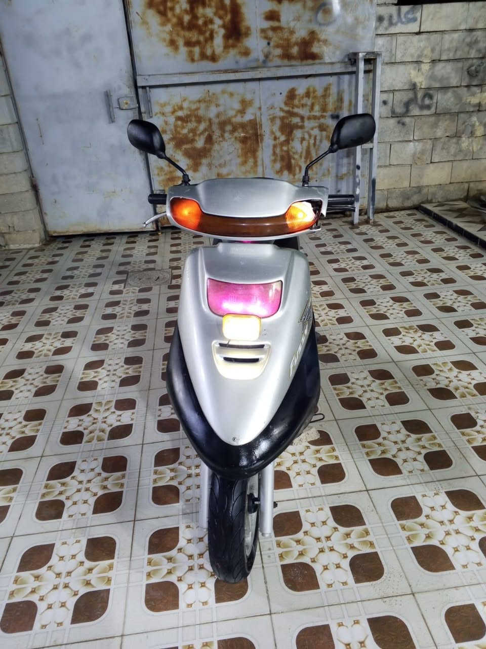 السلام عليكم
دراجة فراشة فضائي سرعه 140 مكفوله كفاله عامه نكرة سلف علمس وهندر دفره وحده باتري جديد كهربائيات شرط كلها مكفوله ما بيها شي ما يشتغل محرك مكفول  مكينه خرسه شلعة معدل فول دشبول طوافة كيج بانزين اشاير لايتات زنون كفرات بلاديه مو تجاريه لايت بكلايت جنطة ابريك خلفي وامامي شغالات دبلات جدد كله مكفول تخم تايرات جدد جنطه جكمجه قبق بانزين قفل ستيرن كله علسويج 
👍فقط نقص قمجي عداد سرعة فقط لا غير كبل للشارع ماتحتاج اي ترتيب هي مرتبة وكامله حتى فراش الجنطه بيها بلادي
💥السعر 325 وبيها مجال للطيبين والشراي يشلع عيوني
والصور تصوير اليوم 
للاتصال علرقم 
*********** 
مكلف بلنشر
