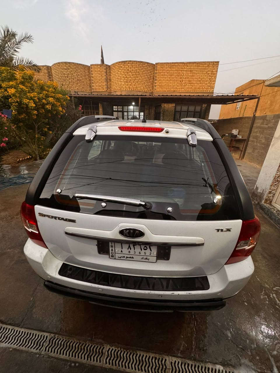 للبيع مكان بغداد مديل ٢٠٠٩ كشنات جلد  كوري فتحه مكلف بل نشر*********** السعر  ١٢٥ بيه مجال
