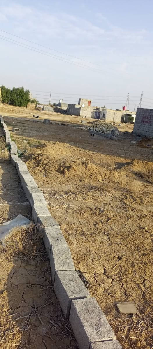 قطعه للبيع في الدوانم حي السلام الثانية قرب جسر الحولي 
المساحه 240م
للاستفسار الاتصال ***********
