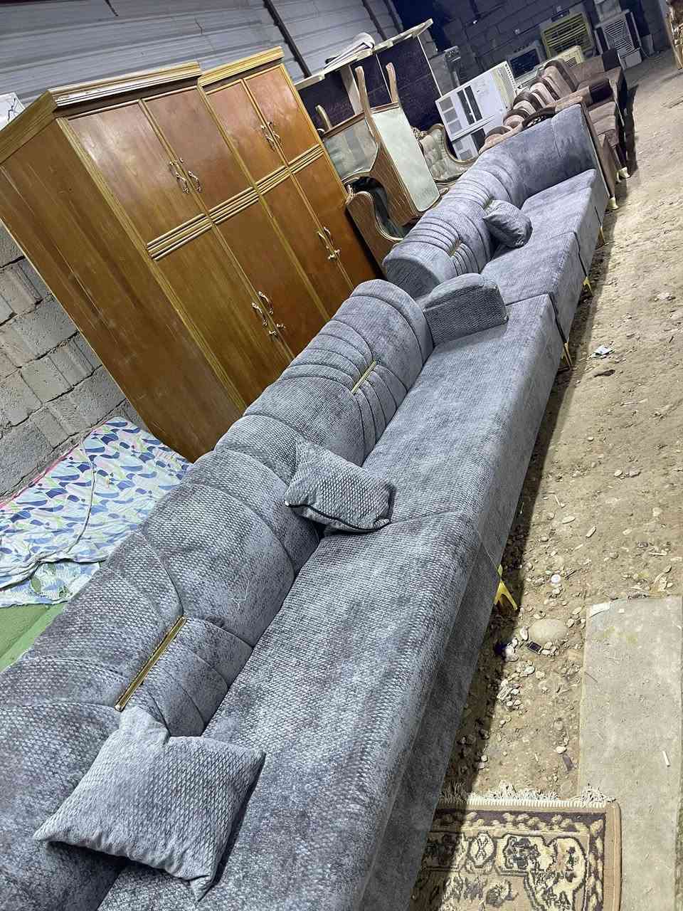 السلاوم عليكم داودين جديده  ب الوان مميزه وقماش مميزه الداخل بلاويد اسود العنوان كاطون رازي مزاد الريان ***********
