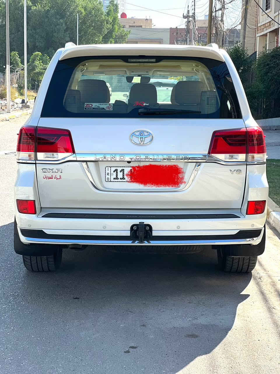 تويوتا لاندكروز 2017 GXR خليجي SAS
___________________________ 
محرك حجم V8 4600
حساسات امامي خلفي
بصمه وتشغيل عن بعد 
مثبت سرعة دبل ماوس 
سلايت و 8 ايرباك
لايت زنون اسود
كشنات جلد وكهرباء 
ويل كب كروم اسود 20 انج
علامه لاندكروز ليزريه بالبيبان 
بيه بارد بالباب الخلفي والصندوق وممبين 
السياره ماشيه 187000 الف KM
السياره جديده ومابيه اي نقص من كافه النواحي 
السعر 48000
***********
***********
