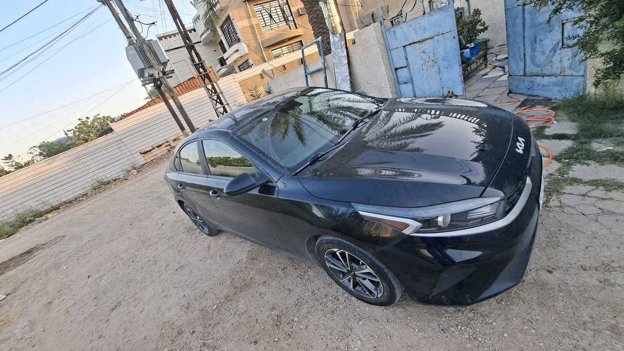 السلام عليكم فورتي للبيع السياره جديده وارد امريكي الضرر موضح بالصوره ولباقي مكفول البنيد لي كلير من امريكا بدون ارباك اي استفسار هذا رقمي ***********
