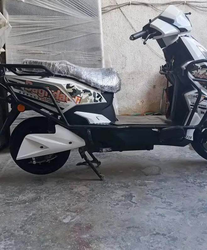 السلام عليكم دراجه شحن للبيع نقصها بطاريات سعر 700 بطارياتها تعبانه فقط ***********
