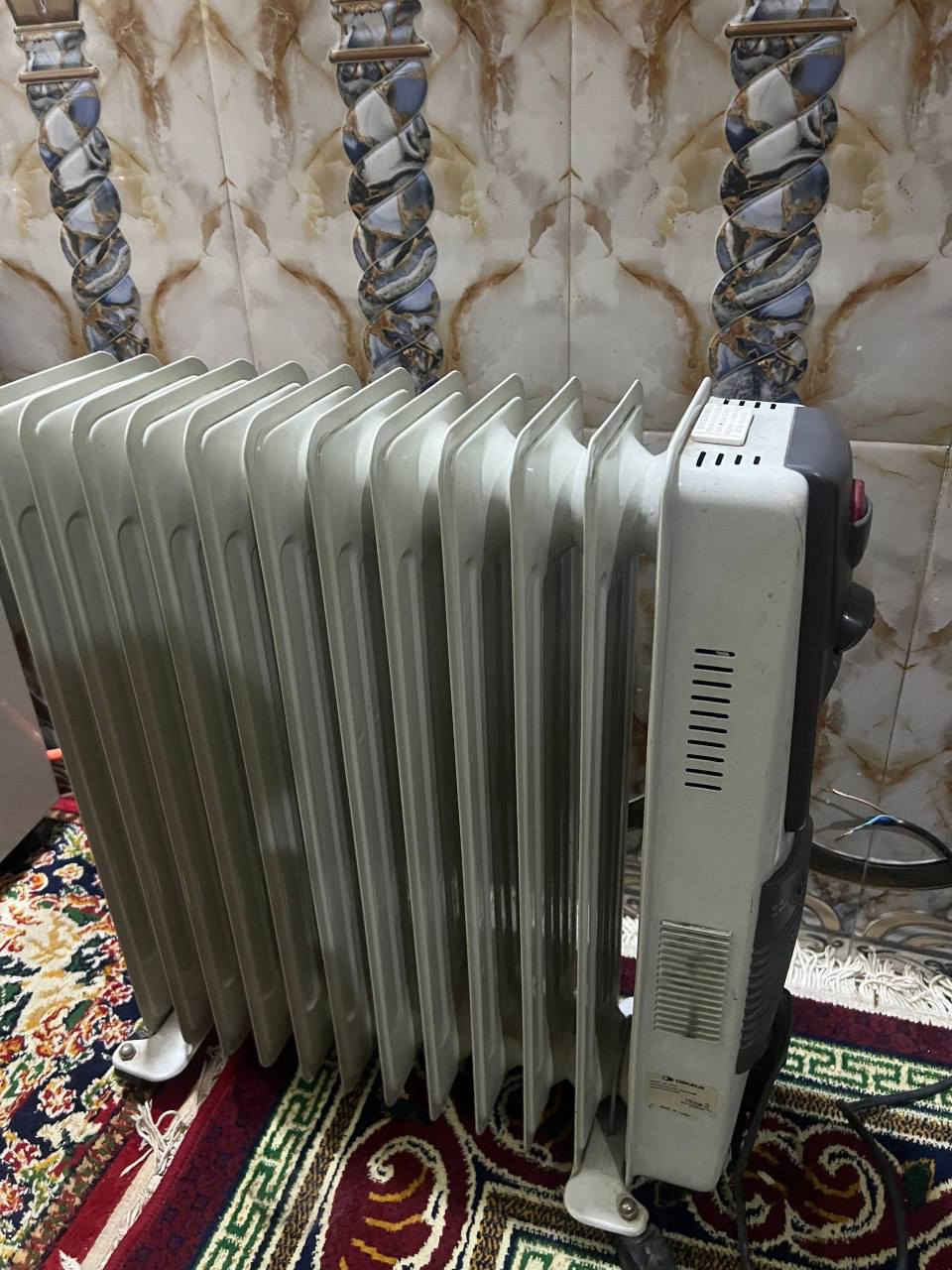 صوبه غازيه وكهرباء وصوبه زيتيه نظافه 90% مكان بغداد سعر الوحده 60   الاتصال ***********
