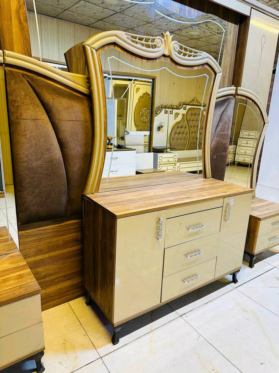 غرفه تركيه كلش نضيفه 5 قطع 550 نقل وشد مجاني