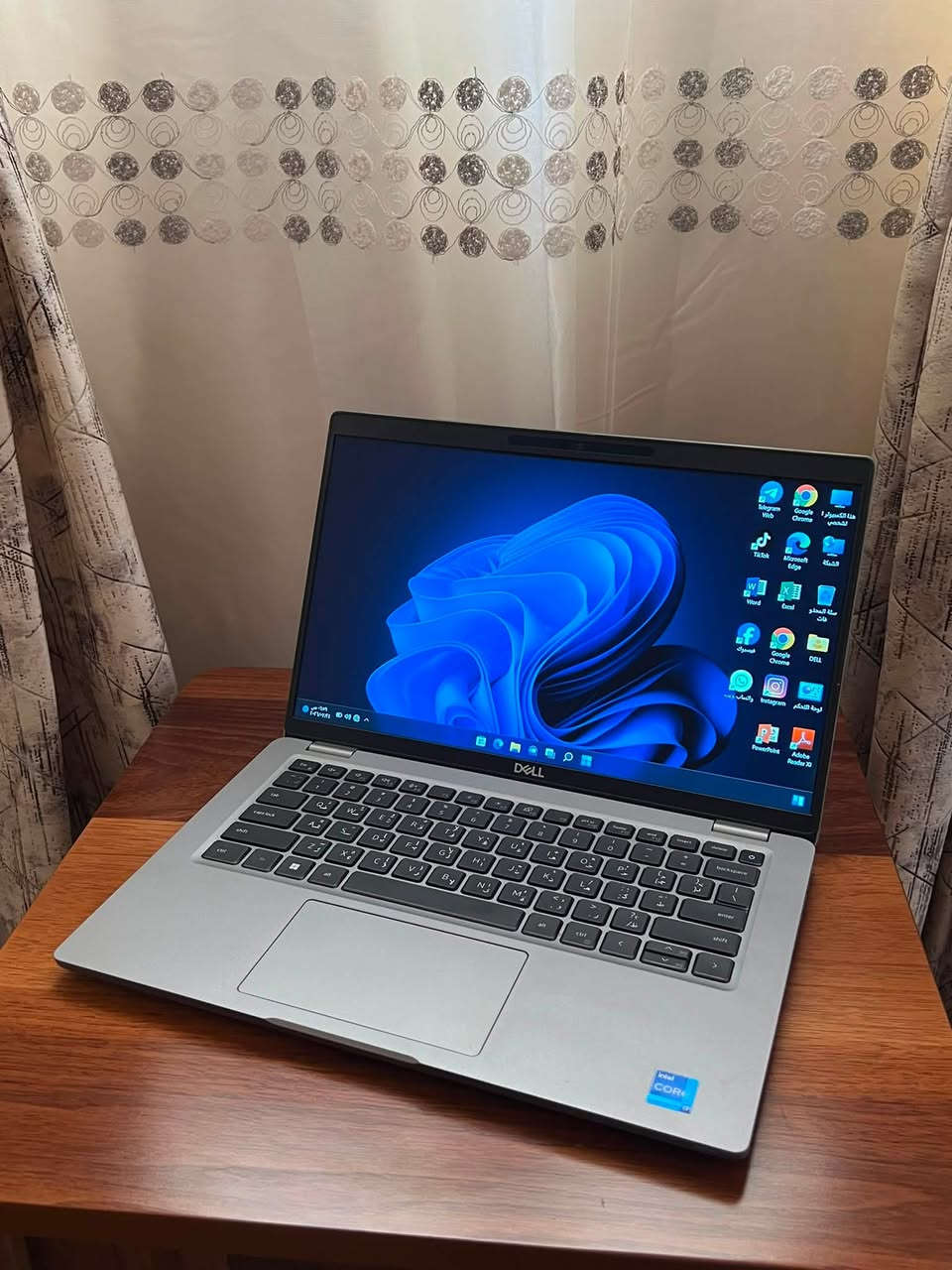 لابتوب DELL معالج i7 جيل (11TH) ورام 16 للبيع .
اللابتوب مفول مواصفات
الجيل مالته حديث ( الجيل الحادي عشر ) 
شحنة تايب سي
معالج i7 فدشي يتحمل شغل والعاب 
تصميم سلم ووزنه خفيف
 كيبورد ضوئي
اللابتوب جدا نضيف وادائة قوي وممتاز يفيد الي عنده دراسة او العاب متوسطة او غيرها من الاستعمالات .

المواصفات :
المعالج intel cori7
الجيل : الثامن (11TH)
كرت الشاشة : INTEL UHD GRAPHICS 8GB 
الشاشة : فول اچ دي (FHD) حجم 14.3 دقتها والالوان جدا واضحه وتشغل 4K بالمشاهدة .
الرام : 16GB نوع DDR4 فدشي راقي .
الذاكرة : 256GB ssd M.2 
كيبورد عربي انكليزي ليزري .
كيبورد ميكانيكي .
سماعات ستيريو .
كامرة امامية واضحه
بطارية اللابتوب ليثيوم تطول فوگ ال 4 
ساعات ب الاستعمال المكثف .
غالق كاميرا سلايد .

المنافذ :
 منفذ تايب سي للشحن
منفذ تايب سي لنقل البيانات
منافذ USB 
منفذ Hdmi
منفذ سماعات
منفذ LAN
وغيرهن بعد.

المميزات:
معالج i7 مو i5 يتحمل شغل كلش قوي
رامات 16 مو 8  
اللابتوب نضافته كلش حلوه ماصارلي فتره من ماخذه .
منصب عليه وندوز 11 برو مفعل مدى الحياة.
منصب عليه اوفس مفعل مدى الحياة .
كيبورد عربي انكليزي ليزري.
كامرة امامية جدا واضحه.

الملحقات:
ملحقاته كلها موجودة واصليه
كيبل ثلاثي اصلي.
شاحنة اللابتوب الاصليه  .
جنطة لابتوب مرتبه هم بعدهي جديده غير مستخدمه .

منصب عليه وندوز 11 برو مفعل مدى الحياة وحزمه الاوفس كامله كذلك مفعلة مدى الحياة .

اللابتوب كلش نضيف ومواصفاته قويه ومحترمه وتصميمه كلش مرتب . ومابي أي نقص كيبورد سماعات انترنت شاشة كامرة كله شغال وممتاز وماب اي نقص من اي ناحية .
وكلشي بي بعده جديد ونضيف مثل ماموضح.

السعر : 385 الف وبي مجال جدا قليل .

مكاني النجف والي يريده توصيل هم موجود ان شاء الله .

*********** بي واتساب

(لابتوب للبيع النجف بغداد الانبار البصرة حاسبة محمولة منضدية دل dell pc laptops laptop computer )
