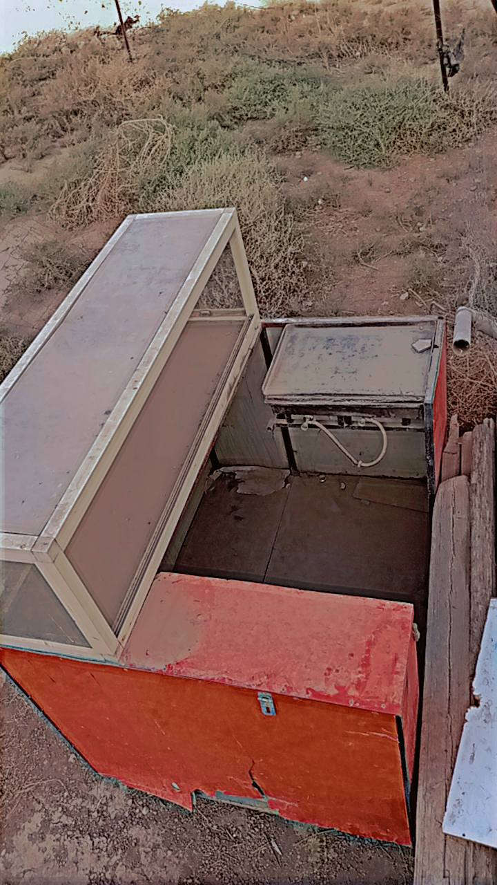 ميز للبيع الالمنيوم يحتوي على
جام خانه عرض
 
طباخ هبركل
 
الطول 2متر
 
وعلى تايرات 
الاستفسار اتصال او مراسله 
***********
