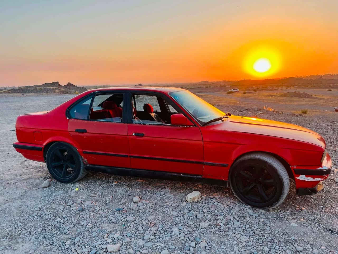 🚘 للبيع أو المراوس بسيارة حسب القناعة 🚘
بي إم دبليو 525 موديل 1992

✅ محرك وگير بحالة ممتازة ومكفولين من التنقيص والتبخير.
✅ محرك وگير (مال ملكة).
✅ جميع كهربائيات السيارة شغالة.
✅ تبريد ثلج ما شاء الله.
✅ السيارة بحالة جيدة وقاعدة وتحتاج شوية ترتيب بسيط فقط.
✅ اللون أحمر.
✅ رقم الأنبار إنكليزي – مشروع وطني.

سيارة تستحق المعاينة والسوم من الجادين فقط.

📞 للتواصل:
***********

📌 يرجى الاتصال خلال أوقات الدوام الرسمي فقط، وفي حال عدم الرد يرجى إرسال رسالة واتساب.

الله يبارك للبايع والشاري.
