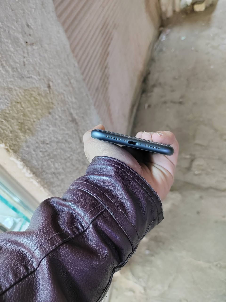 السلام عليكم  iphone 11 ذاكره 128 بطاريه 75 الجهاز شرق أوسط المكان كربلاء السعر 240 الرقم ***********
