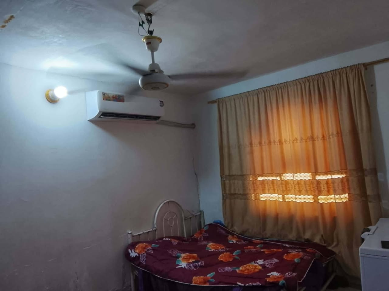 🌟 فرصة ذهبية لا تعوض 🌟
🏡 بيت للبيع بسعر قطعة أرض
📍 الموقع: السيدية – شارع الأربعين 📄 نوع العقار: طابو صرف 🔢 رقم العقار: 1339 📐 المساحة: 100 متر مربع 🚩 ركن على شارعين
✨ يحتوي على: ▪️ غرفة ▪️ صالة ▪️ مطبخ ▪️ حمام داخلي ▪️ حمام خارجي
✅ كافة الخدمات متوفرة ✅ موقع مميز ومرتب ✅ مناسب للسكن والاستثمار
💰 السعر على الواتساب
📞 للاستفسار والمراسلة: ***********
