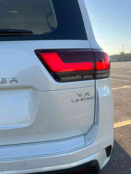 السلام عليكم لاندكروزVX لمتد  ٢٠٢٤ ماشيه ١٣٠٠٠ بريم اصلي مو تلزيك السياره فول مواصفات للرادار الامامي وتحديد مسار وكشنات ٧كهرباء وكشنات ٤تدفئه وتبريد حته الخلفي تبريد وتدفئه شاشات بلادي لايتات يصعدن وينزلن ٤كامرات بلاديه فدراليات بالصندوك بلادي   السياره فول الفول ومكفوله بيهه شخط بالجاملغ الخلفي صغير كولش فقط السياره مغلفه ppf اصلي ضمان سماعات وكتلوك بلاديات وارضيات ممستعملهن
مكان السياره بغداد حي الجآمعه 
السعر 800$$
☎️ ***********
