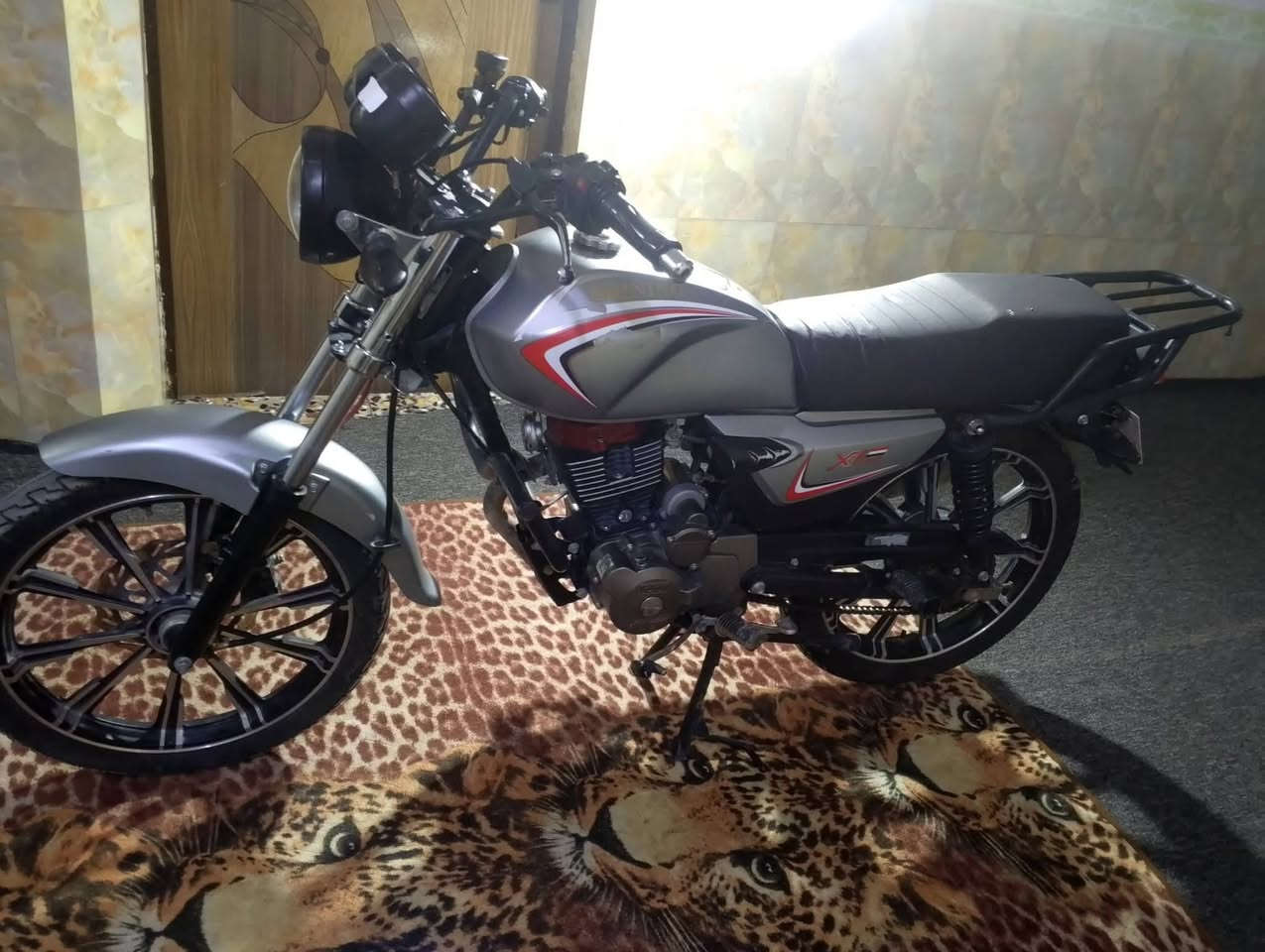 سلام عليكم لبيع رراجه شنانجان موديل24 طالعه بل25دراجه مال جناي برغي مناقصهه سعرهه750وبيهه مجال مكاني بابل المحاويل ما متواجر بل فيس هاذه رقمي***********
