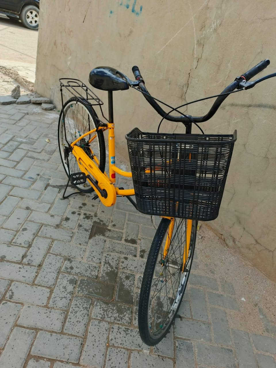 بايسكل بطة كلشي شغال مابي اي نقص فقط جاملغ خلفي ب50 وبي مجال مكاني بغداد الأمين الثانية ***********
