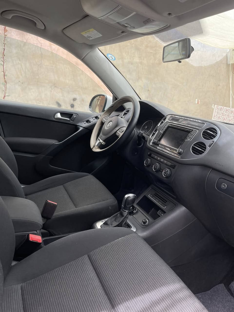 Vw tiguan model 2017   2.0 tsi
بسم الله‌ ماشاالله‌
تیكوان اڵمانی مۆدیل ٢٠١٧
مه‌كینه‌ ٢٠ تۆربۆ 
58مایل رۆشتوه‌
سه‌یاره‌كه‌ لۆك یه‌ك ده‌سته‌ 
بێ بۆیاغ ته‌نها ده‌عامی پێشه‌وه‌ بۆیاغه‌ بێناوگرتن
گێر و مه‌كینه‌ی لۆك نه‌كراوه‌ته‌وه‌
مواسفات
ده‌بڵ گێر تۆماتیك عادی سپۆرت 
سوكان ڤۆلیۆم 
ئاوێنه‌ هیته‌ر
ته‌برید مه‌ركه‌زی
شاشه‌و كامێرا بیلاد
12ئیرباگ
٨سماعه‌
زۆرواسفاتی تر ...
شوێن كۆیه‌
***********
