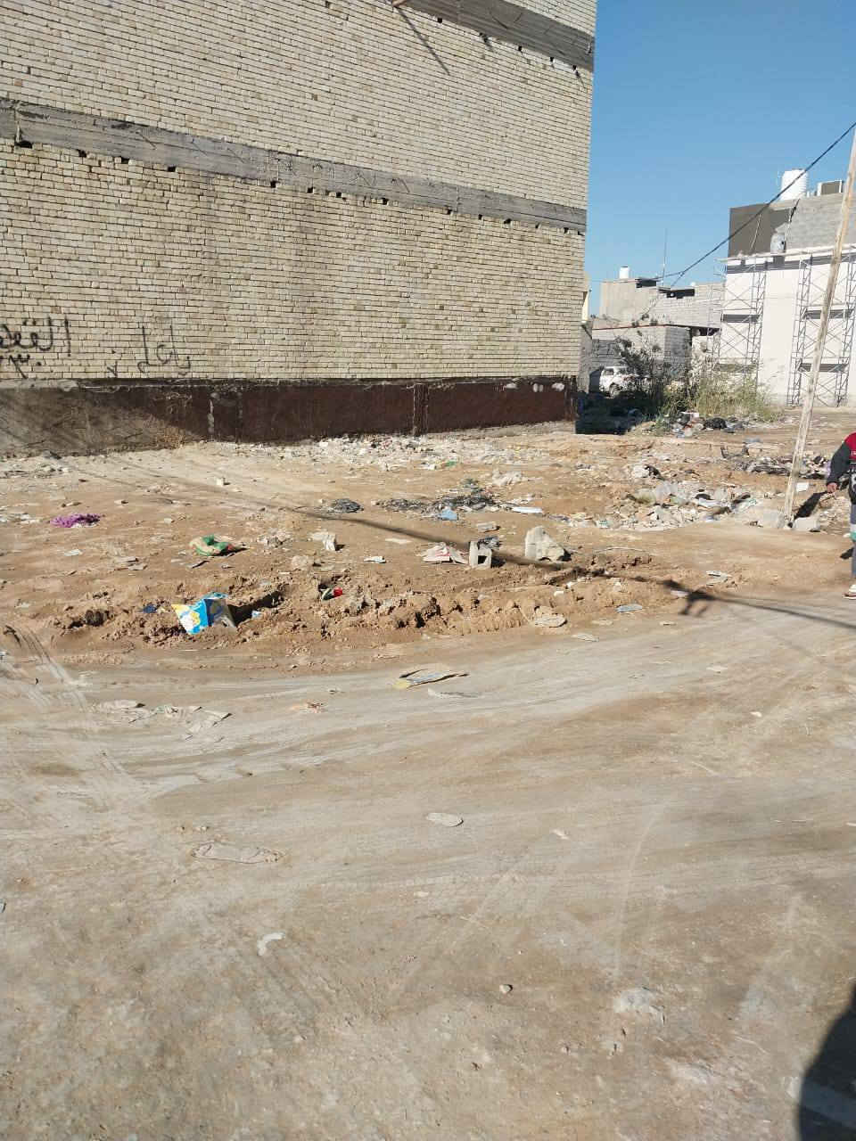 قطعة للبيع مساحة 100 متر شبانات قرب الحولي عرض شارع 10 متر ماي مجاري كهرباء السعر 11 وبيه مجال قليل لاتصال ***********
